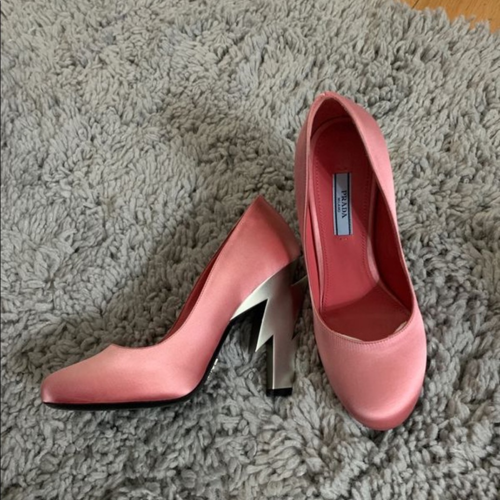 Silky Smooth beautiful NIB Prada heels